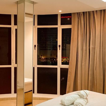 Amazing Appartement Au Centre Ville En Face Hilton & Gare Train De Tgv De Tanger מראה חיצוני תמונה