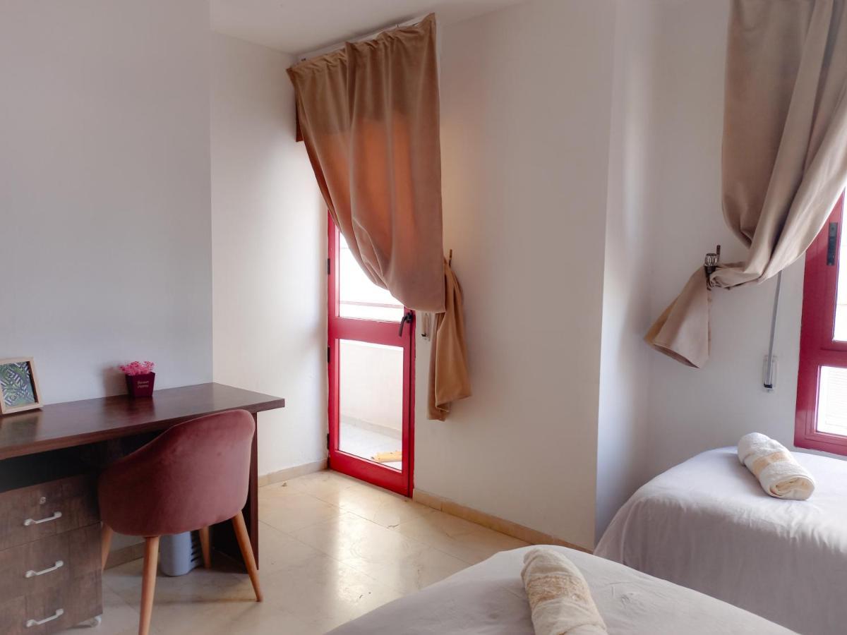 Amazing Appartement Au Centre Ville En Face Hilton & Gare Train De Tgv De Tanger מראה חיצוני תמונה