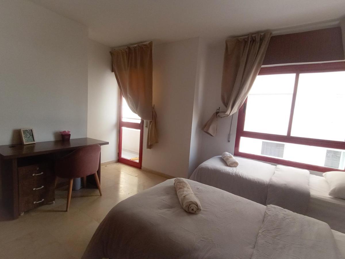 Amazing Appartement Au Centre Ville En Face Hilton & Gare Train De Tgv De Tanger מראה חיצוני תמונה